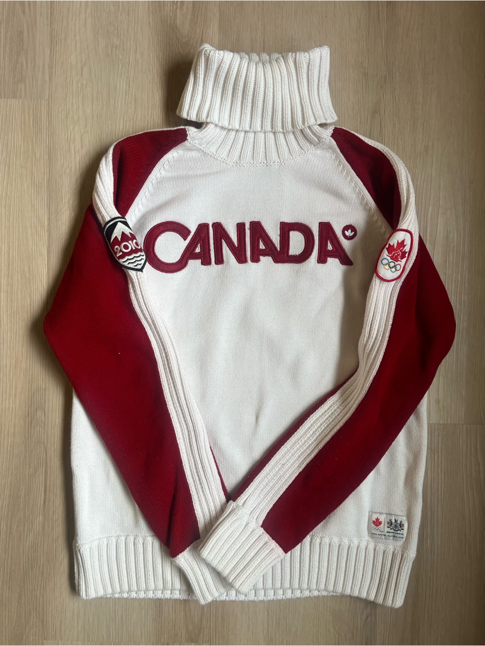 HBC Vancouver Olympics 2010 Vintage Canada Turtleneck